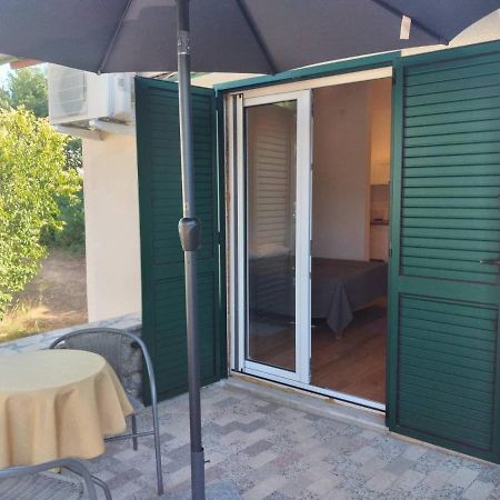 Apartmani Luni Premantura Extérieur photo