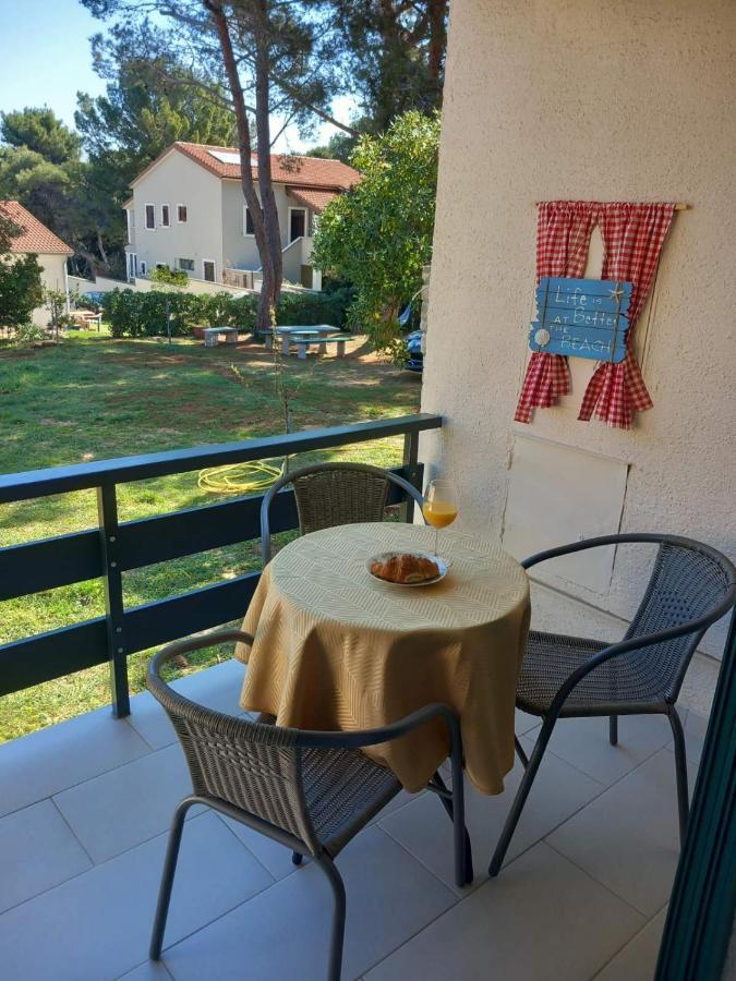 Apartmani Luni Premantura Extérieur photo