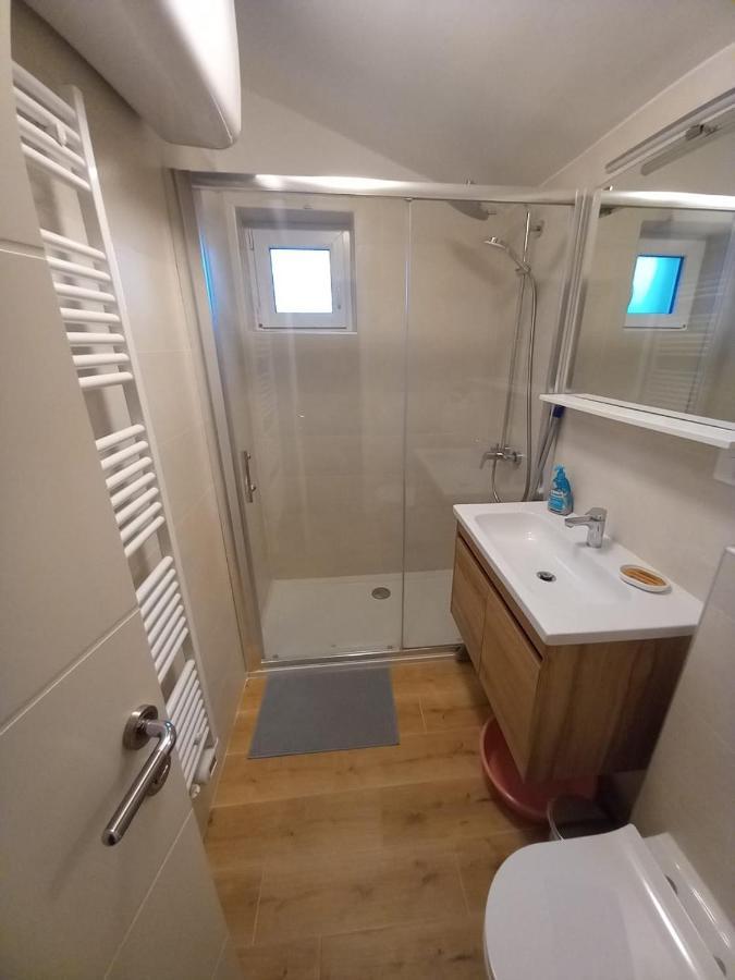 Apartmani Luni Premantura Extérieur photo